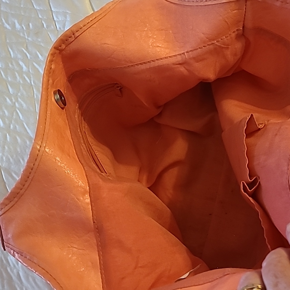 Woman's Purse - Picture 4 of 5